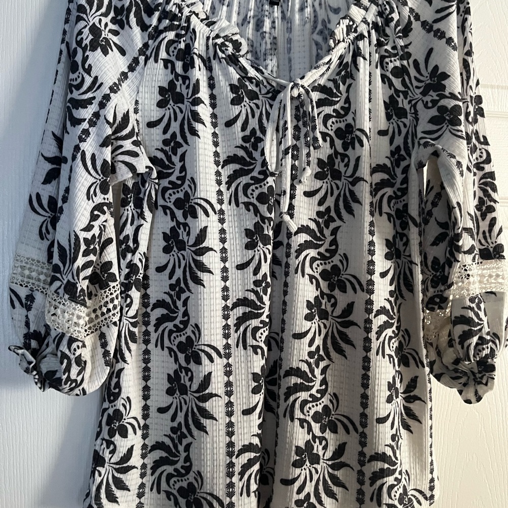 Black and White Floral Blouse like New!